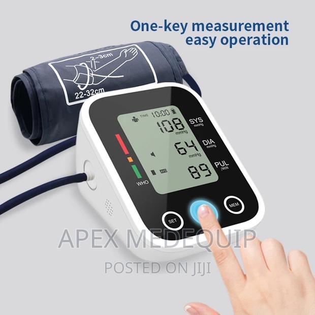 Blood Pressure Monitor With Large Cuff + Voice Function · Photo 1
