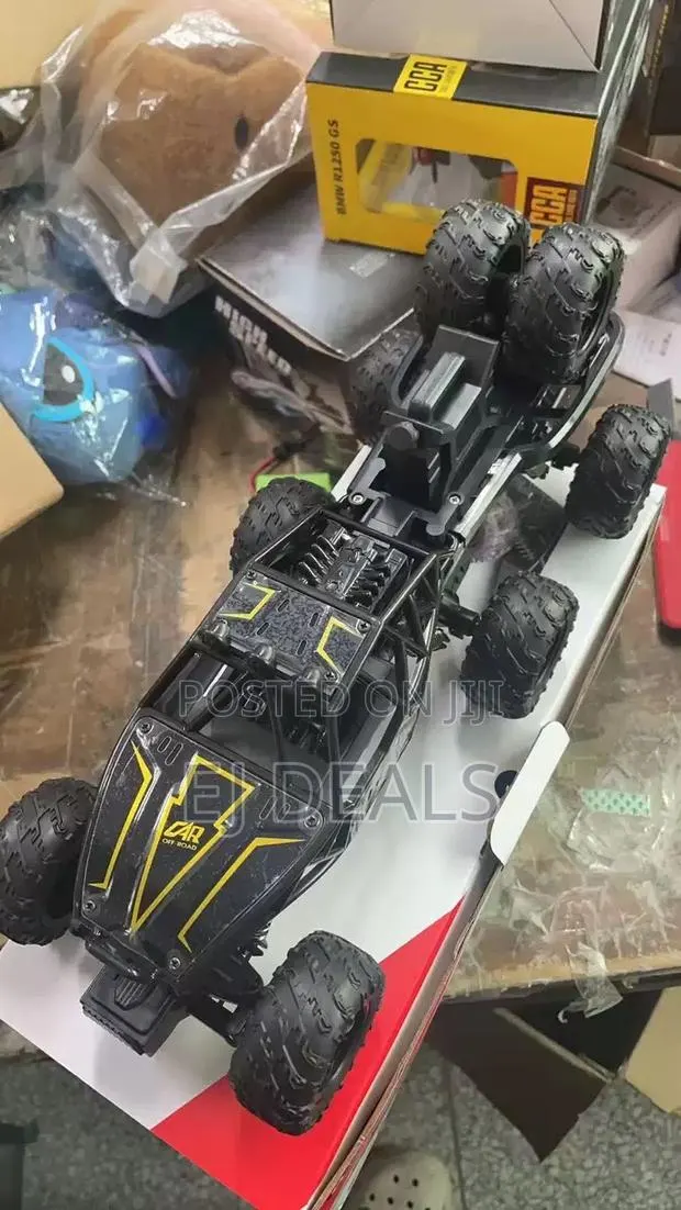 Remote Control Car Six Wheel Drive Off Road · Photo 1