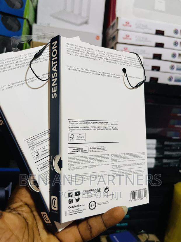 Original Cellularline iPhone 12 Pro Max Silicone Cover · Photo 4
