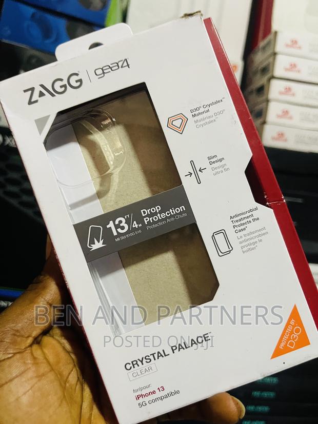 Original Gear4 iPhone 13 Silicone Cover · Photo 2