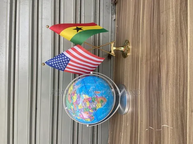 Original Atlas Globe Plus Flag for Desk Top at Cool Price · Photo 1