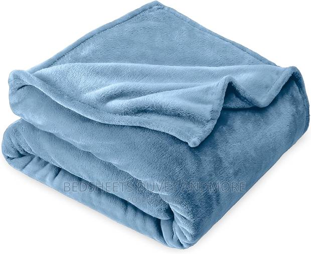 Flannel Fleece Blanket · Photo 1