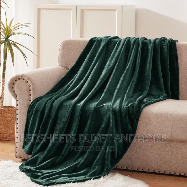 Green Flannel Blanket · Photo 1