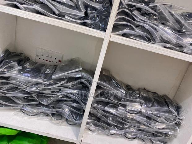 Original Brand New Laptop Chargers · Photo 1