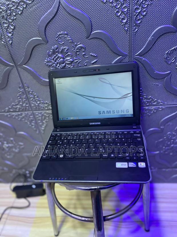 New Laptop Samsung NP900X4D 2GB Intel Atom HDD+SSD 160GB