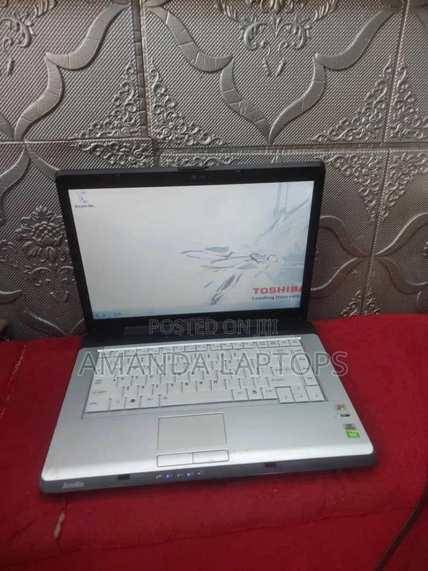 New Laptop Toshiba M840 4GB AMD HDD 160GB · Photo 3