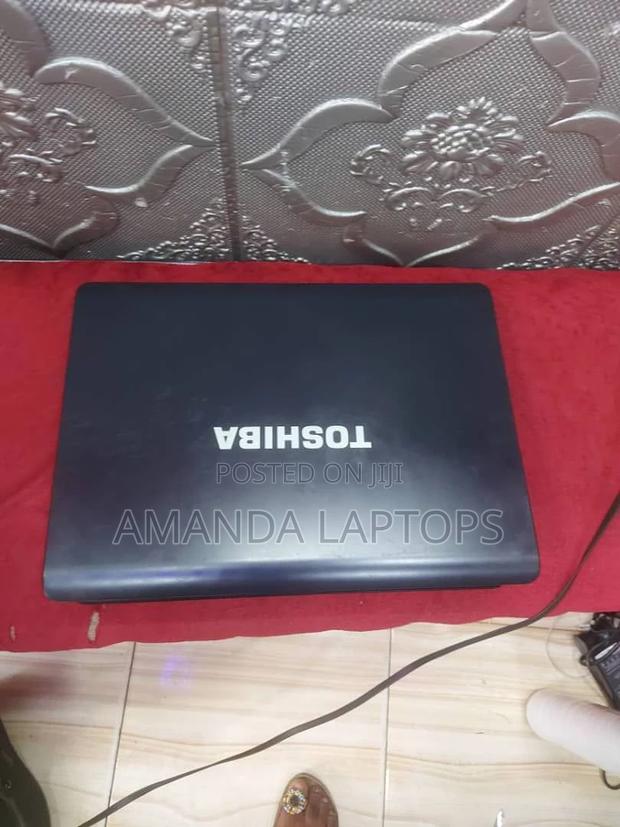 New Laptop Toshiba M840 4GB AMD HDD 160GB · Photo 2