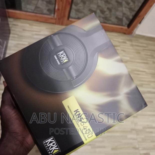 KRK KNS 6400 Close Back Studio Headphone · Photo 1