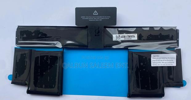 Apple A1425 Laptop Battery for Macbook Pro 23” A1437 2012 · Photo 3