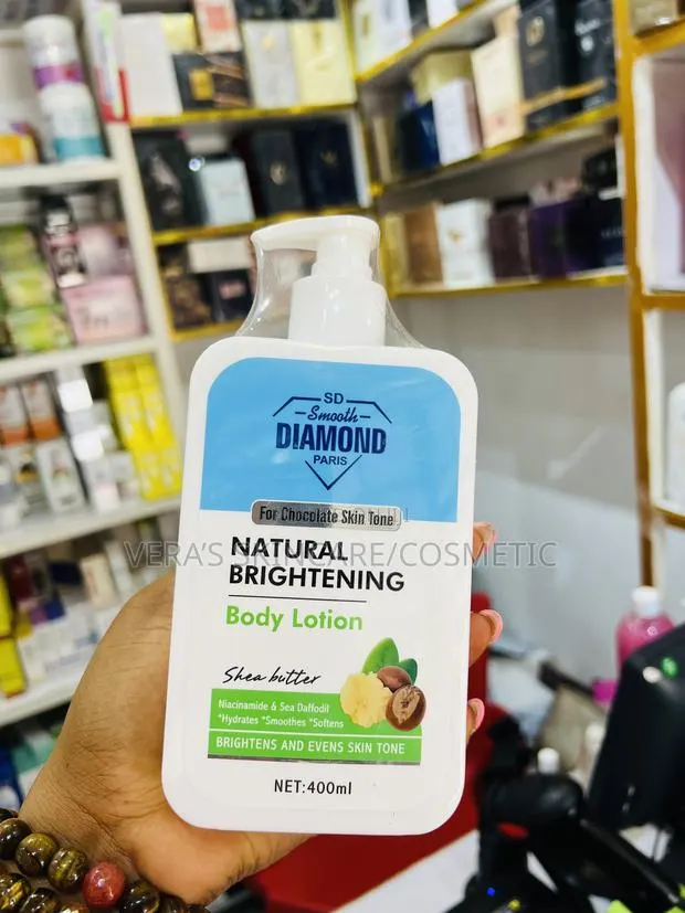 Smooth Diamond Natural Brightening Lotion · Photo 1