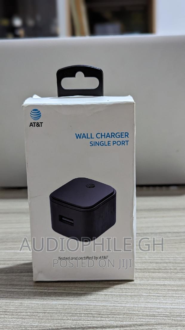 At T Wall Charger Single Port · Photo 1