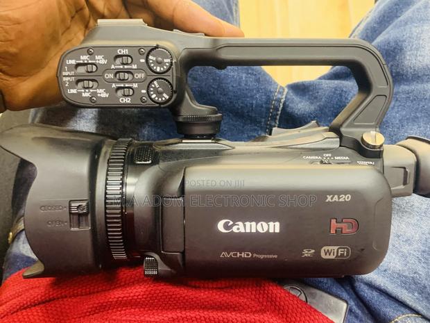 New Canon Xa20 Professional Video Camera · Photo 2