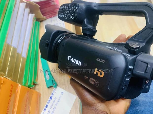 New Canon Xa20 Professional Video Camera · Photo 1