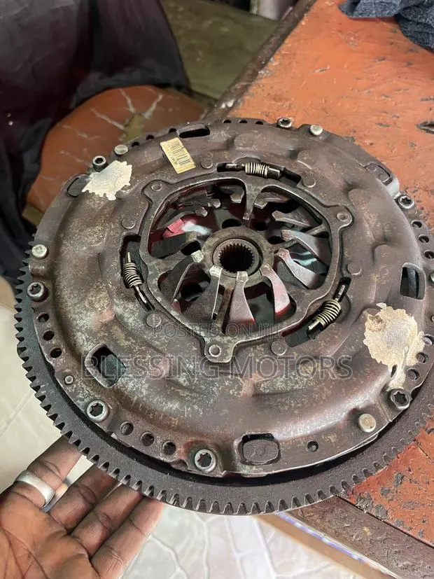 Jetta Pressure Plate With Clutch Disk · Photo 1