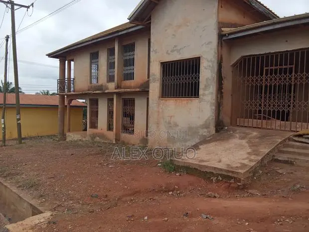 7bdrm House in Alex Otuo Properties, Kumasi Metropolitan for sale · Photo 1