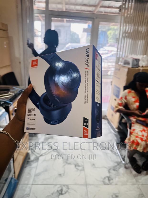 Better Deal JBL Headphones Live 660 · Photo 1