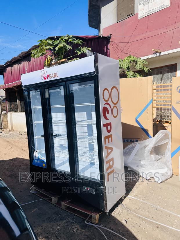 Chill Zone Display Fridge 3doors Pearl PVC-150 · Photo 1