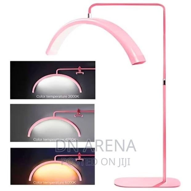 28 Inches LED Heavy Duty Luxurious Half Moon Lamp · Photo 4