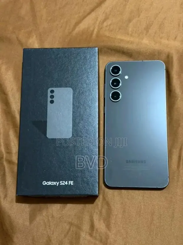 New Samsung Galaxy S24 FE 256 GB Black · Photo 1