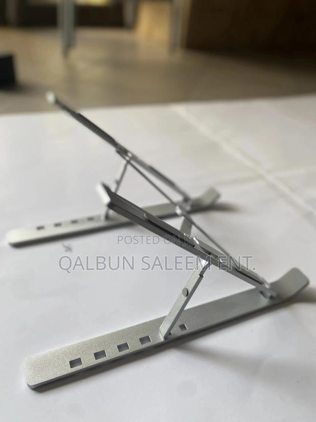 Foldable and Adjustable Laptop Stand · Photo 2