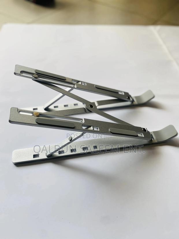 Foldable and Adjustable Laptop Stand · Photo 1