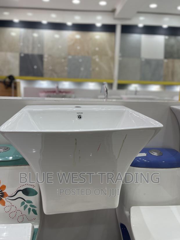 Twyford Wall Hung Basin · Photo 2