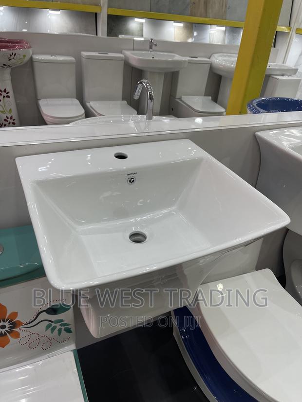Twyford Wall Hung Basin · Photo 5