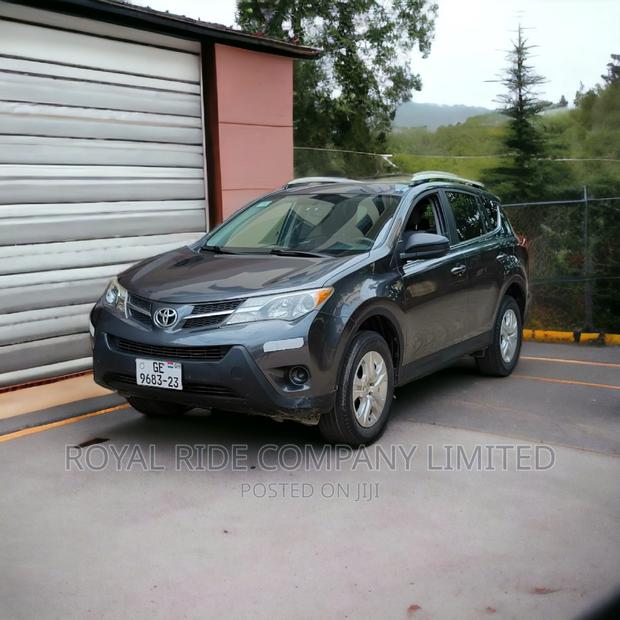 Rent a Car - Toyota Rav 4 Le Grey · Photo 4