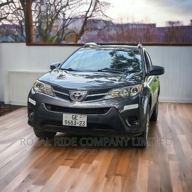Rent a Car - Toyota Rav 4 Le Grey · Photo 3