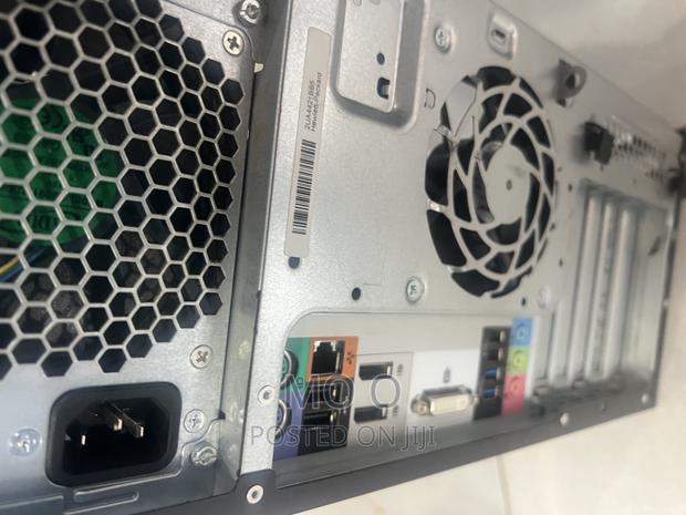 Server HP ProLiant DL380P Gen8 16GB Intel Xeon HDD+SSD 256GB · Photo 2