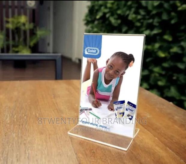 Table Top Display Stand (A5 A6) · Photo 3