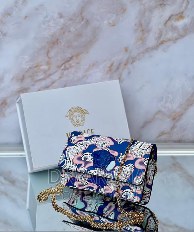 *New Versace in a · Photo 4