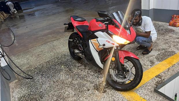 Yamaha R3 2018 Red · Photo 2