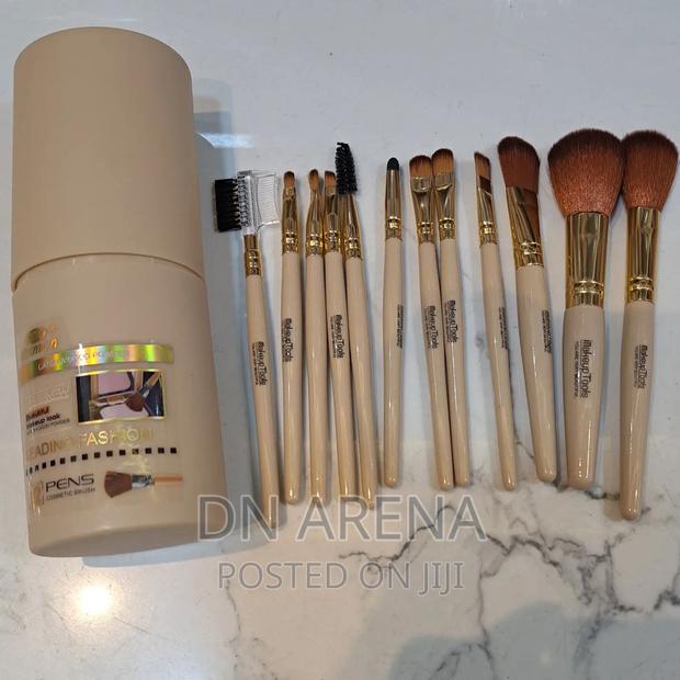 12pcs Make Up Brush · Photo 1