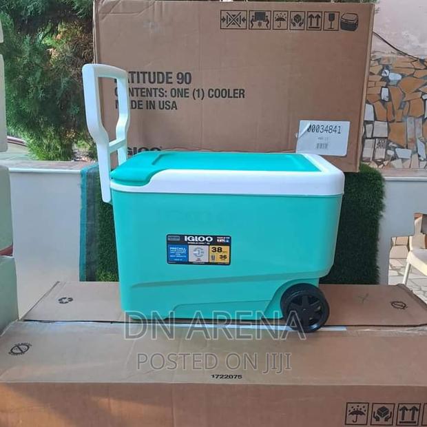 Igloo 38quart Wheelie Cool Ice Chest · Photo 5