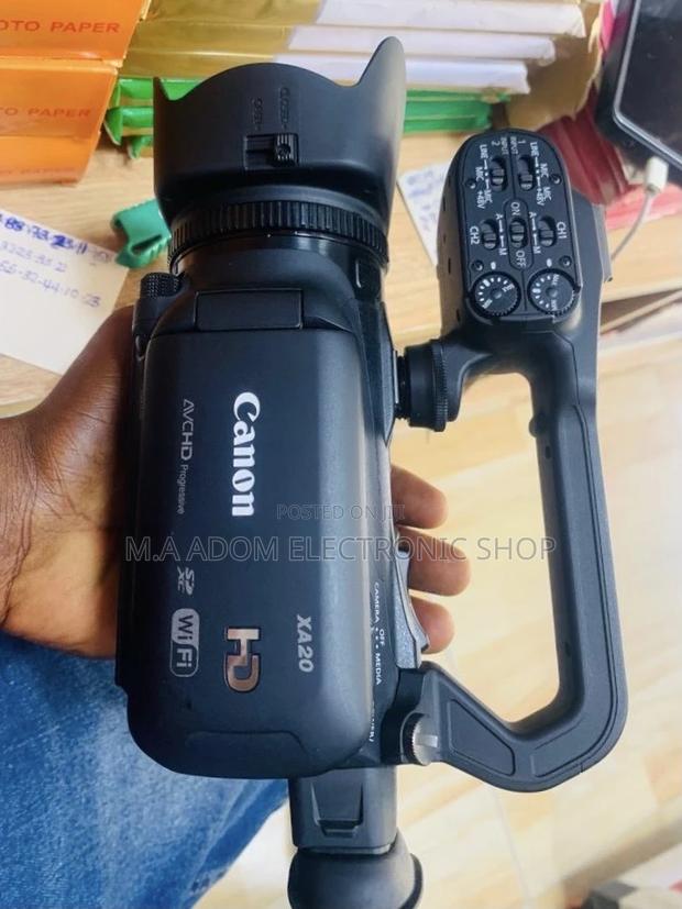 Quality Yet Affordable Canon Xa20 Professional Camcorder · Photo 1