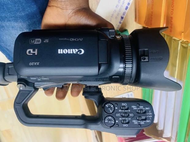 Durable and Affordable Canon Xa20 Professional Camcorders. · Photo 1