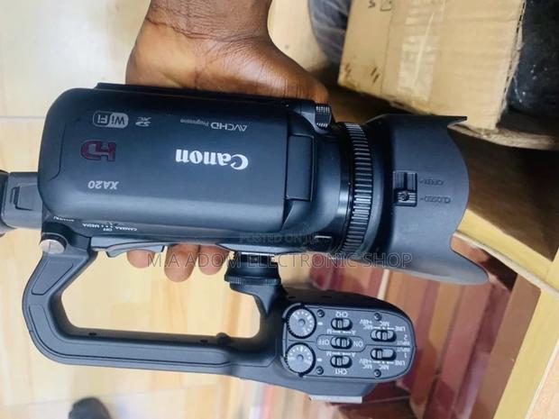 Affordable Canon Xa20 Full HD Professional Video Camcorder. · Photo 1