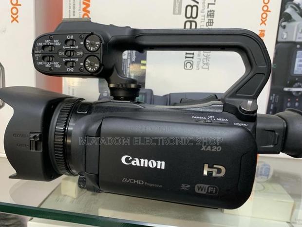 Long Lasting Canon Xa20 FHD Video Camera + Built-in Wifi. · Photo 1