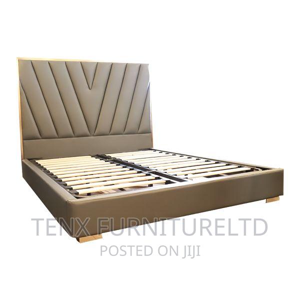 Bed Queen Size (Authentic Leather) · Photo 1