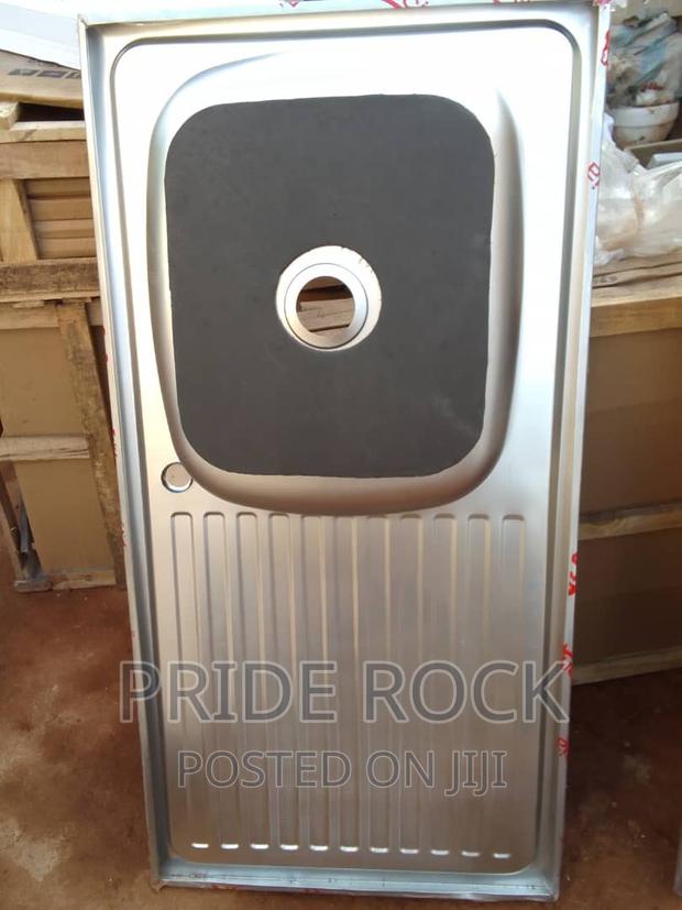 Block Kitchen Sink, 11⁄2 Waste, Flexible Tube and Tap · Photo 1