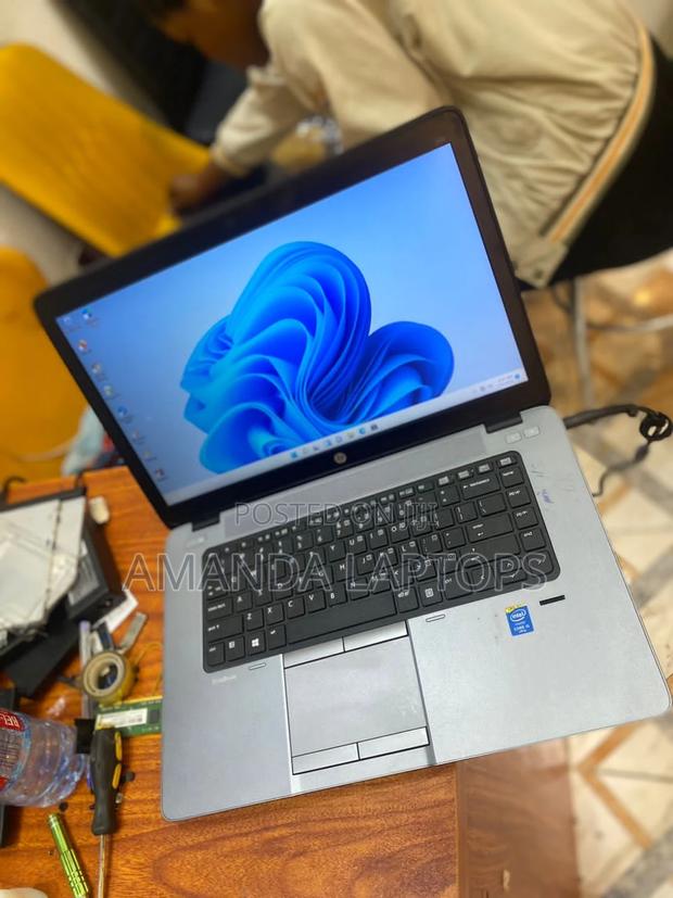 New Laptop HP EliteBook 840 G3 12GB Intel Core i5 HDD+SSD 256GB · Photo 1