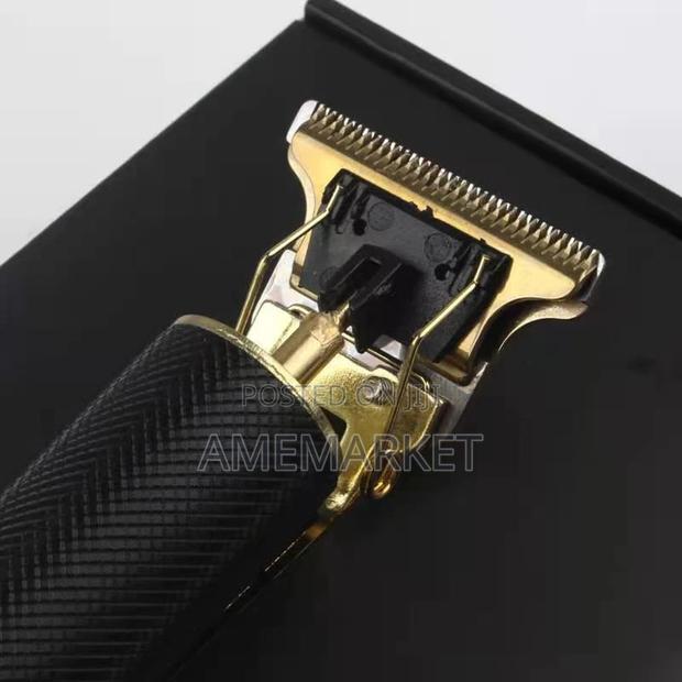 T-Blade Rechargeable Hair Clipper- Black · Photo 2
