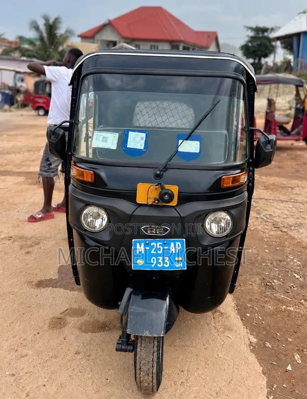 Bajaj RE 2025 Black · Photo 1
