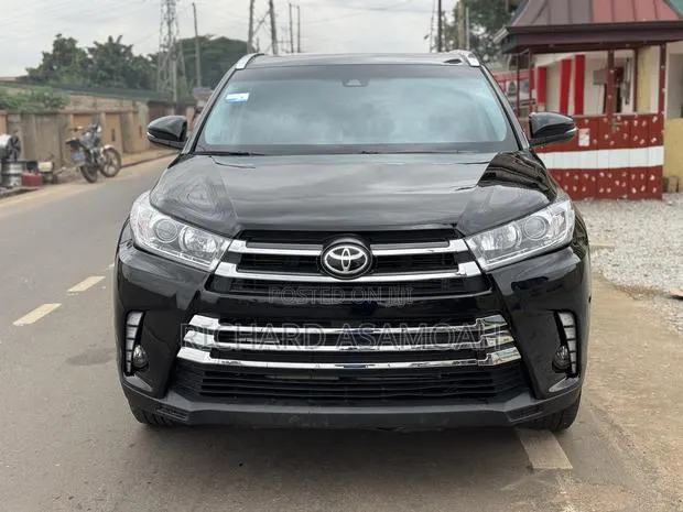 Toyota Highlander XLE 2019 Black · Photo 1