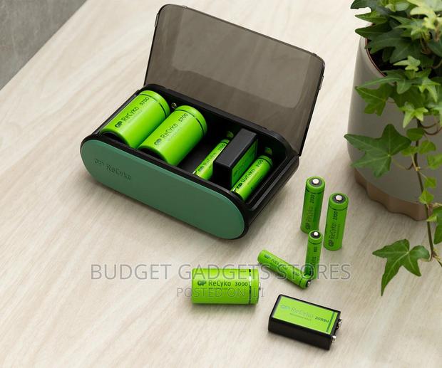 Battery Charger · Photo 1