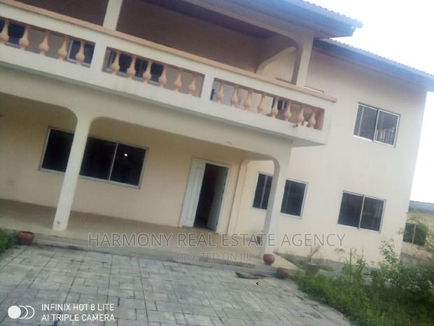 13bdrm House in Dzorwulu for rent · Photo 1