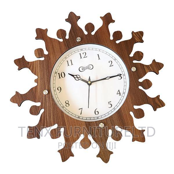 Wooden Decorative Wall Clock · Photo 1