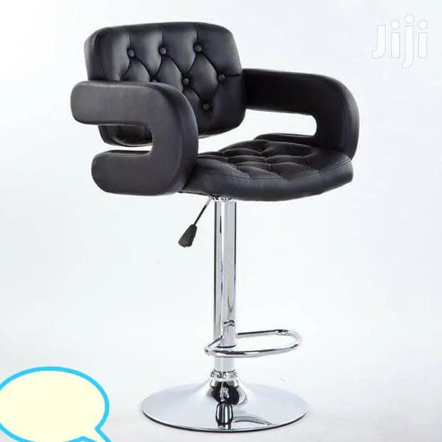 Saloon / Barbering Chair · Photo 1