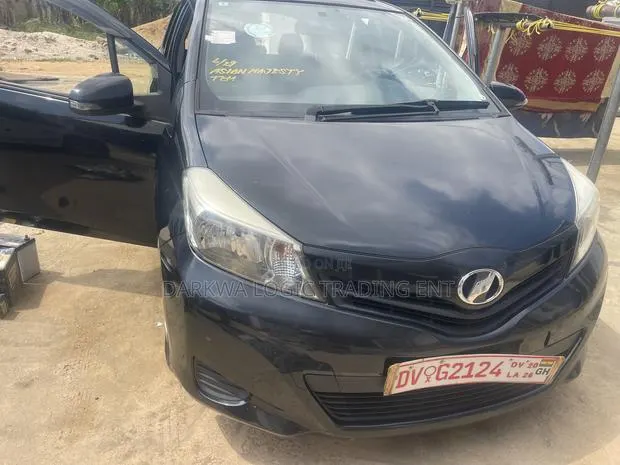 Toyota Vitz 2014 Black · Photo 1